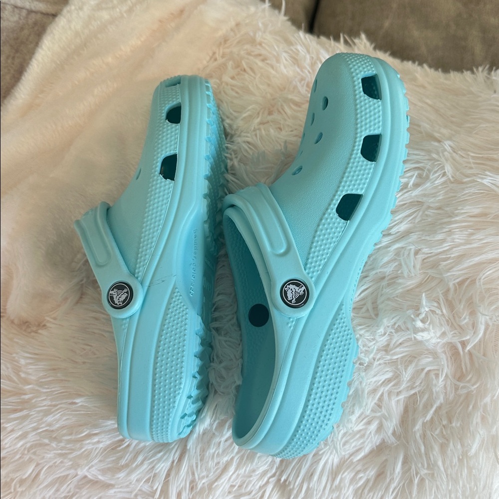 CROCS Sky Blue Classic Clogs - Picture 4 of 5